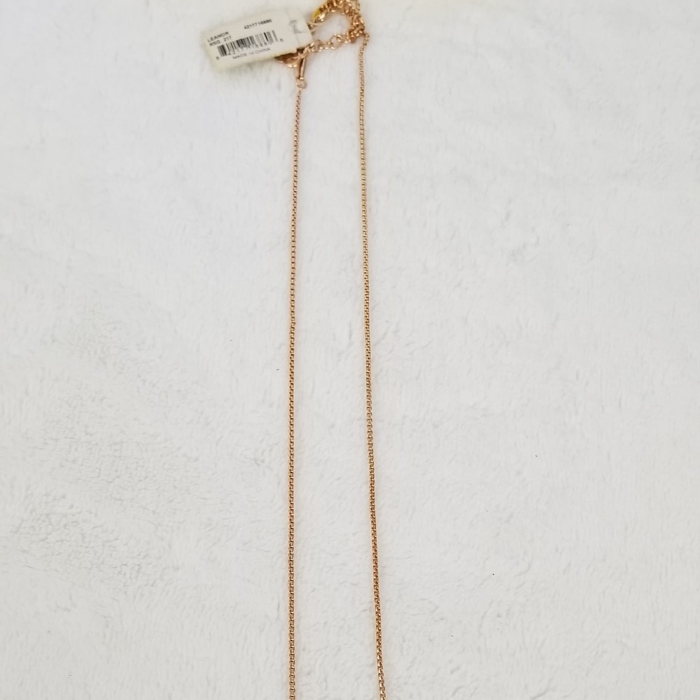 Leanor Rose Gold Pendant Necklace In Ivory Pearl - Picture 4 of 4
